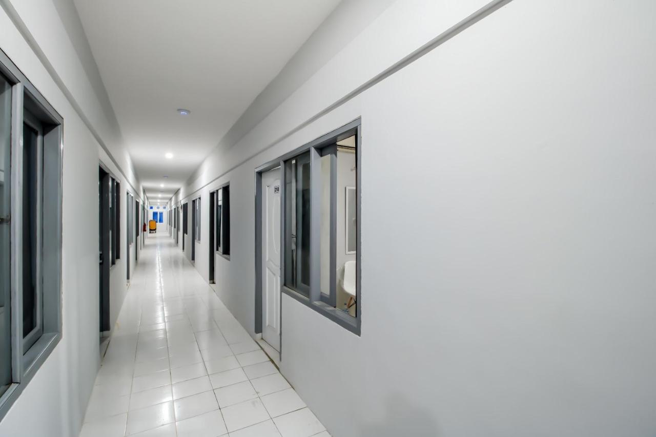 Urban24 Syariah Depok Hotel Exterior photo